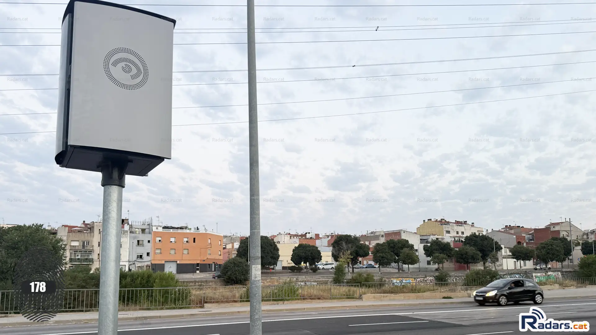 000178 fotografia radar velocitat multaradar c terrassa avinguda valles primer pla lateral esquerre via ca v01