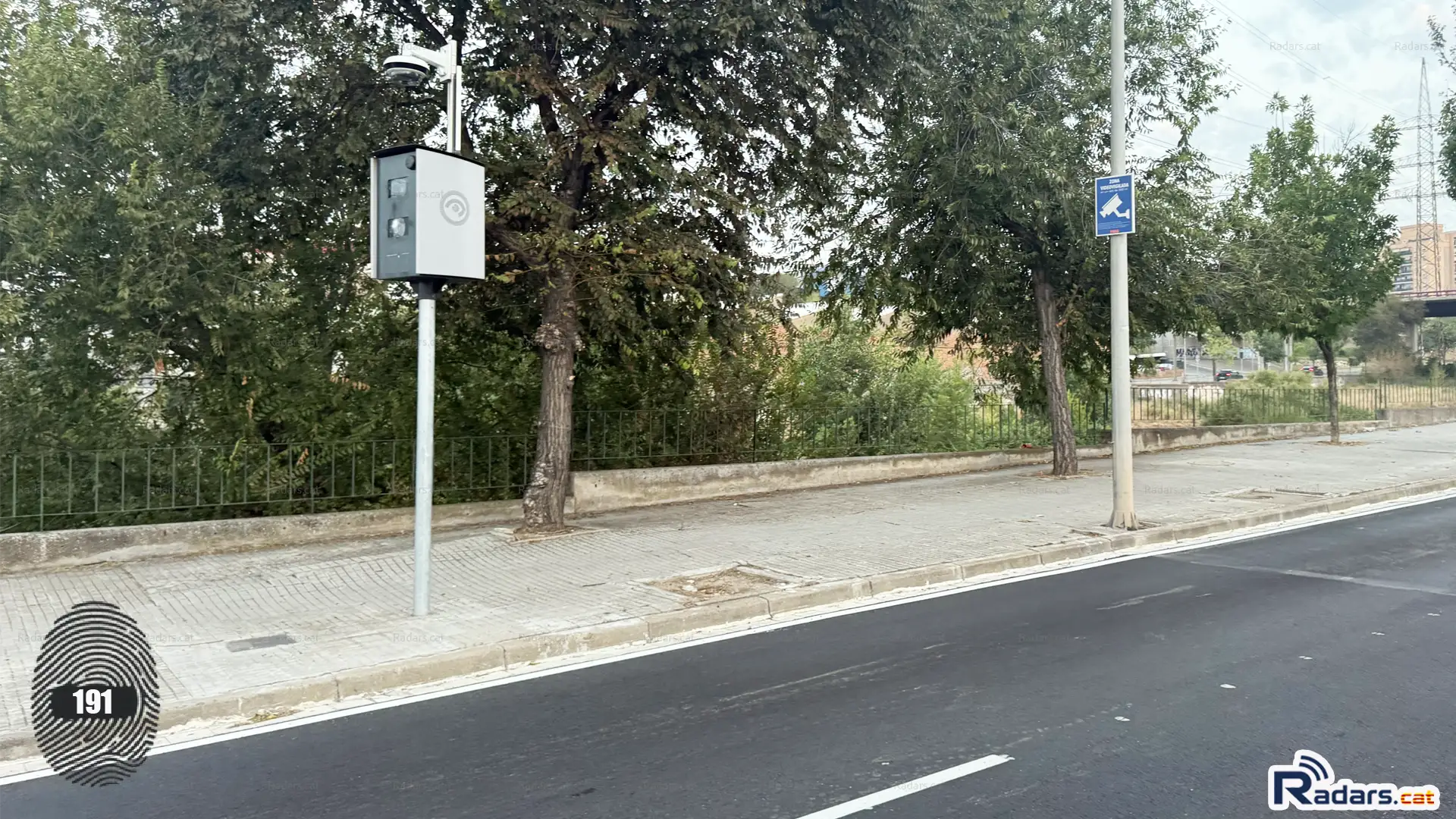 000191 fotografia radar velocitat multaradar c terrassa avinguda valles 348 primer pla lateral esquerre ca v01