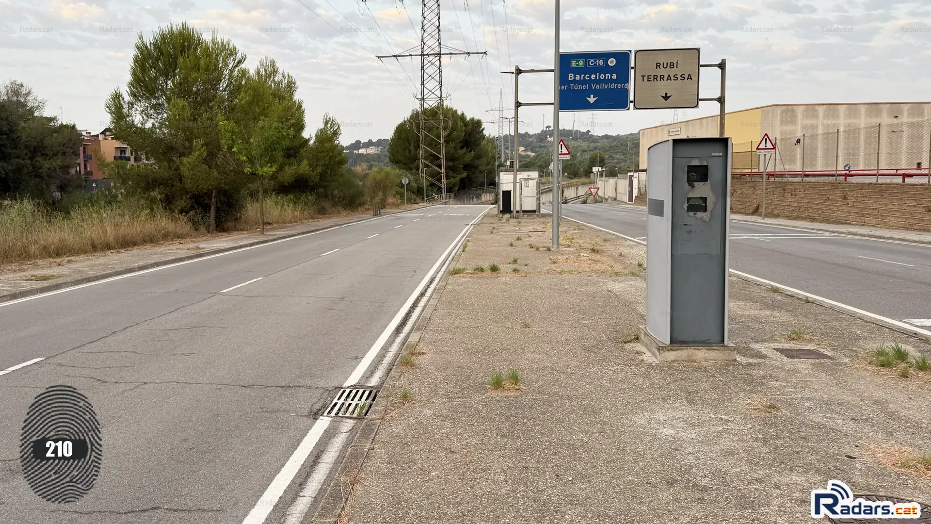 000210 fotografia radar velocitat multaradar c terrassa avinguda valles 13 primer pla frontal via2 ca v01