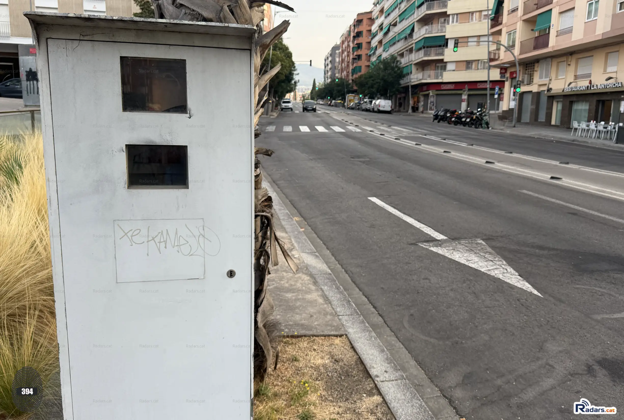 Fotografia Radar Velocitat Multanova Terrassa Avinguda Josep Tarradellas - Primer pla frontal amb la via