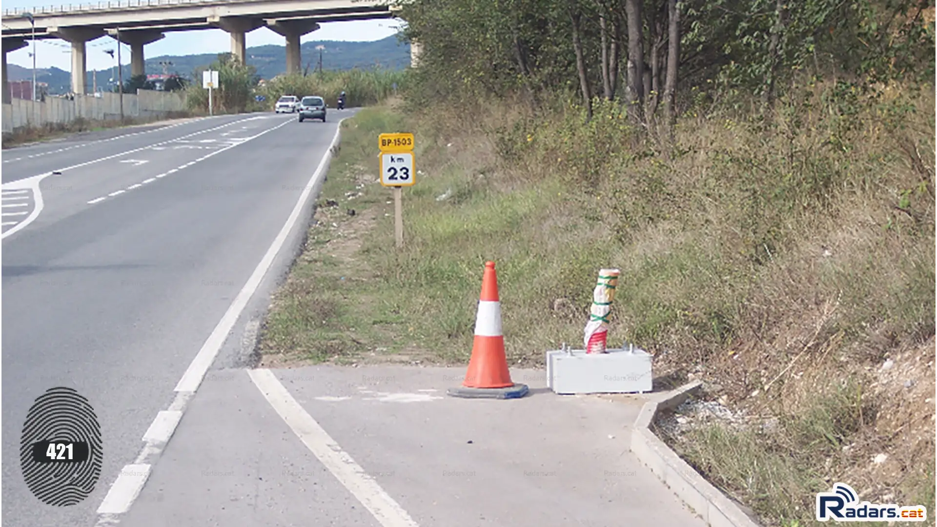 Fotografia Radar Velocitat Terrassa Multanova BP-1503 KM 22,9 - Detall de l’ancoratge